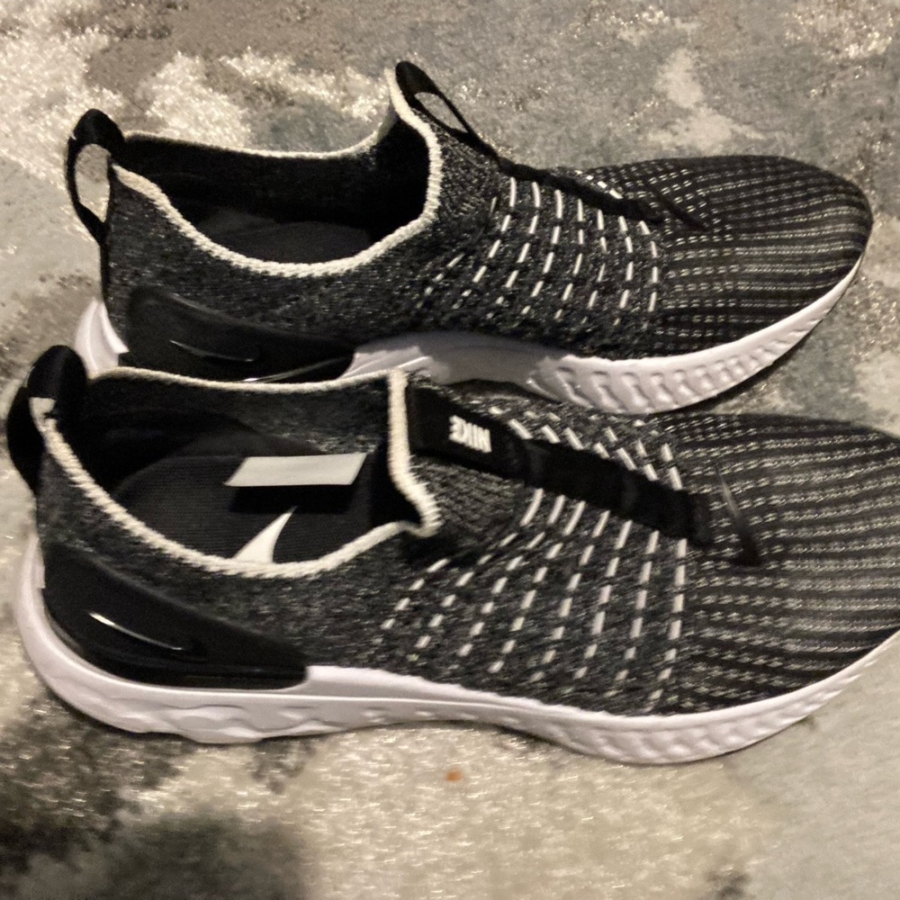Nike shoes size 7